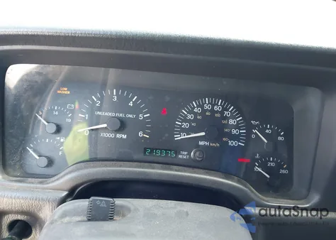 1997 Jeep Cherokee Country из США, поврежденный, VIN 1J4FT78S5VL587621